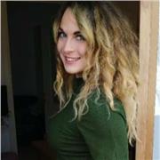 Lavoro come insegnante di scuola primaria da tre anni, ho una laurea magistrale in Psicologia, un master in Dscipline Filosofiche e diploma di Liceo scientifico. Mi rendo disponibile per scuola primaria e secondaria per le materie di matematica (base), bi